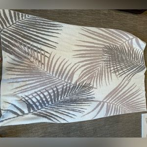 Barefoot dreams Blanket